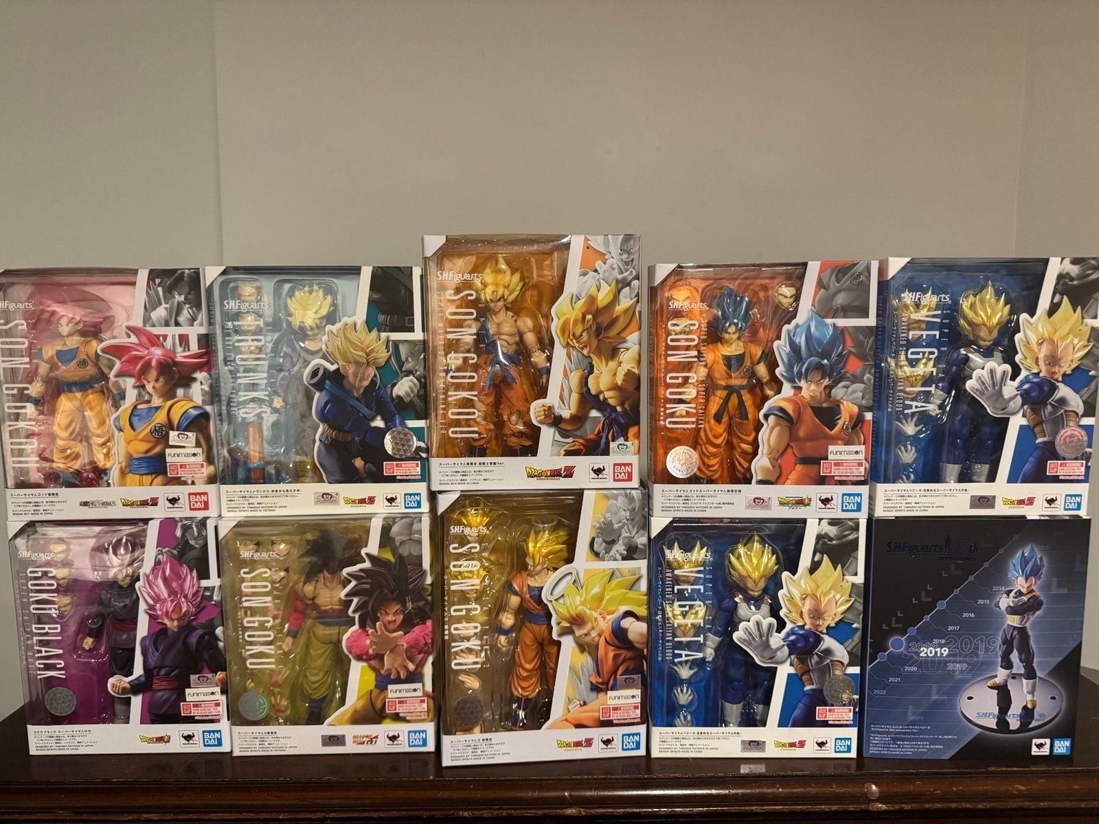 SH Figuarts super saiyan dragon ball z collection goku vegeta trunks black