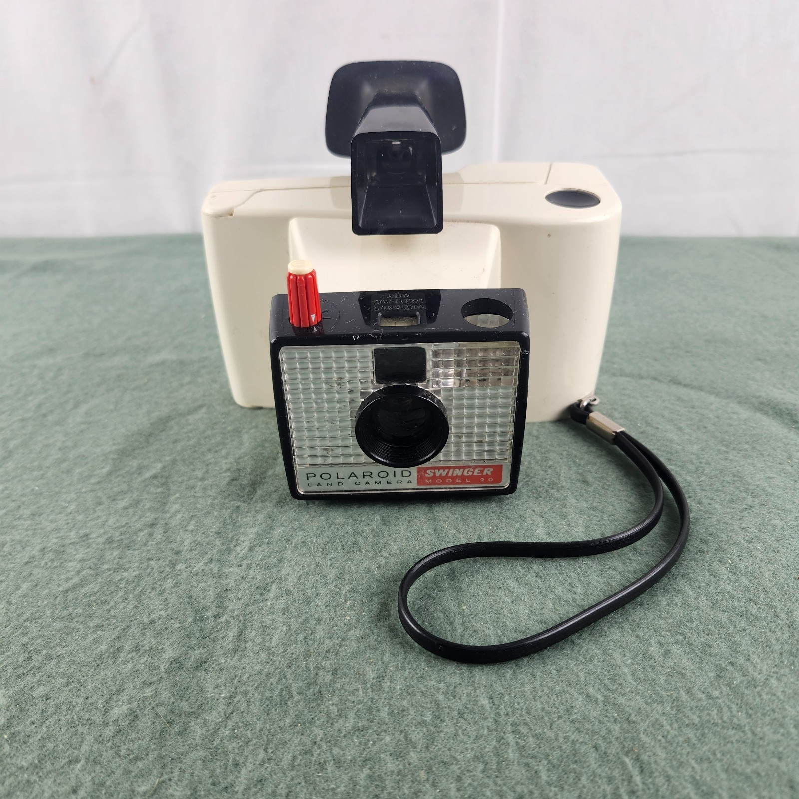 Vintage Polaroid Swinger Model 20 Land Camera – 1960s – Retro Display Piece