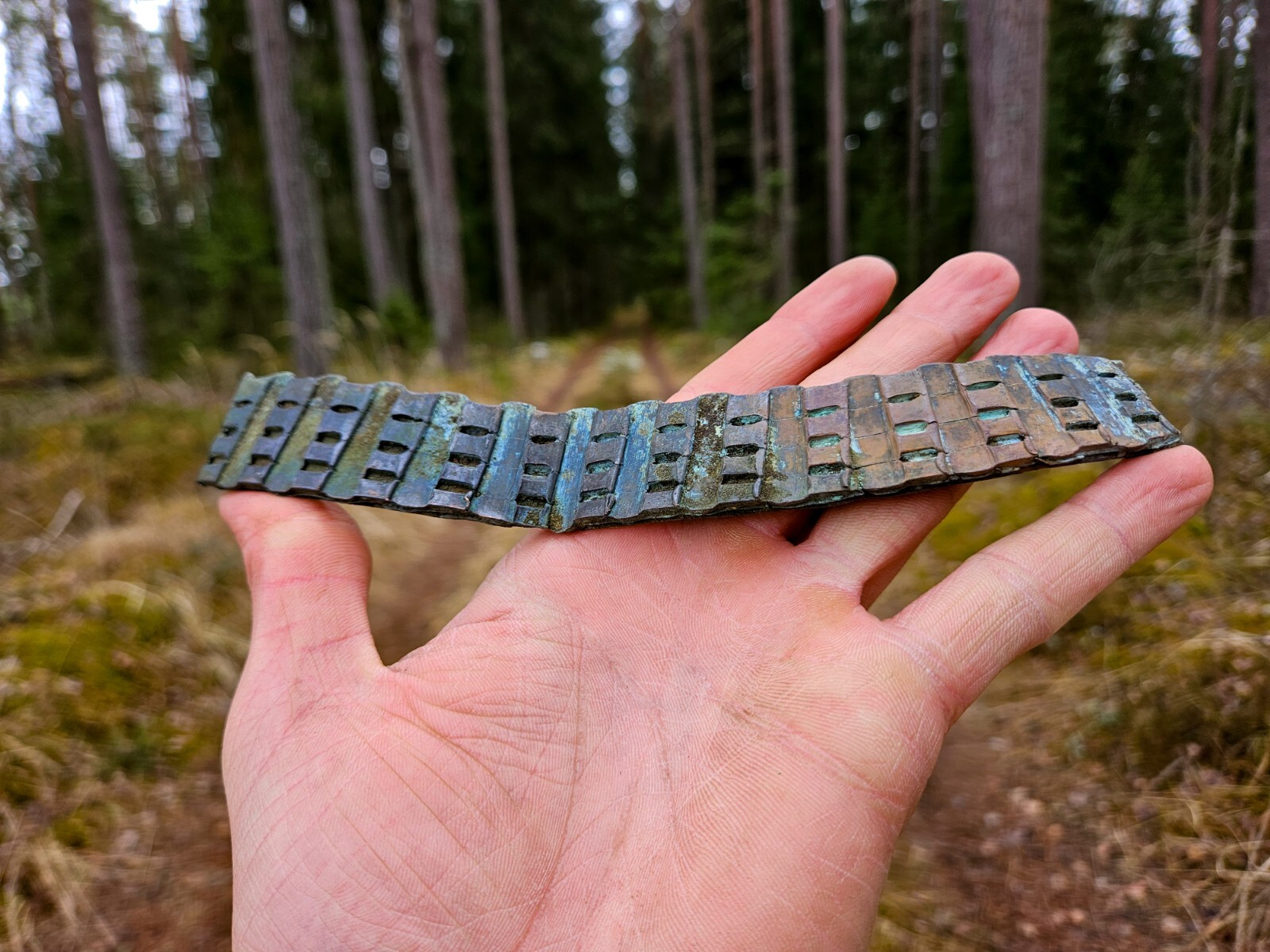 WWI ORIGINAL HUGE DRIVING BAND PIECE USED FOR TRENCH ART from CHRISTMAS BATTLES