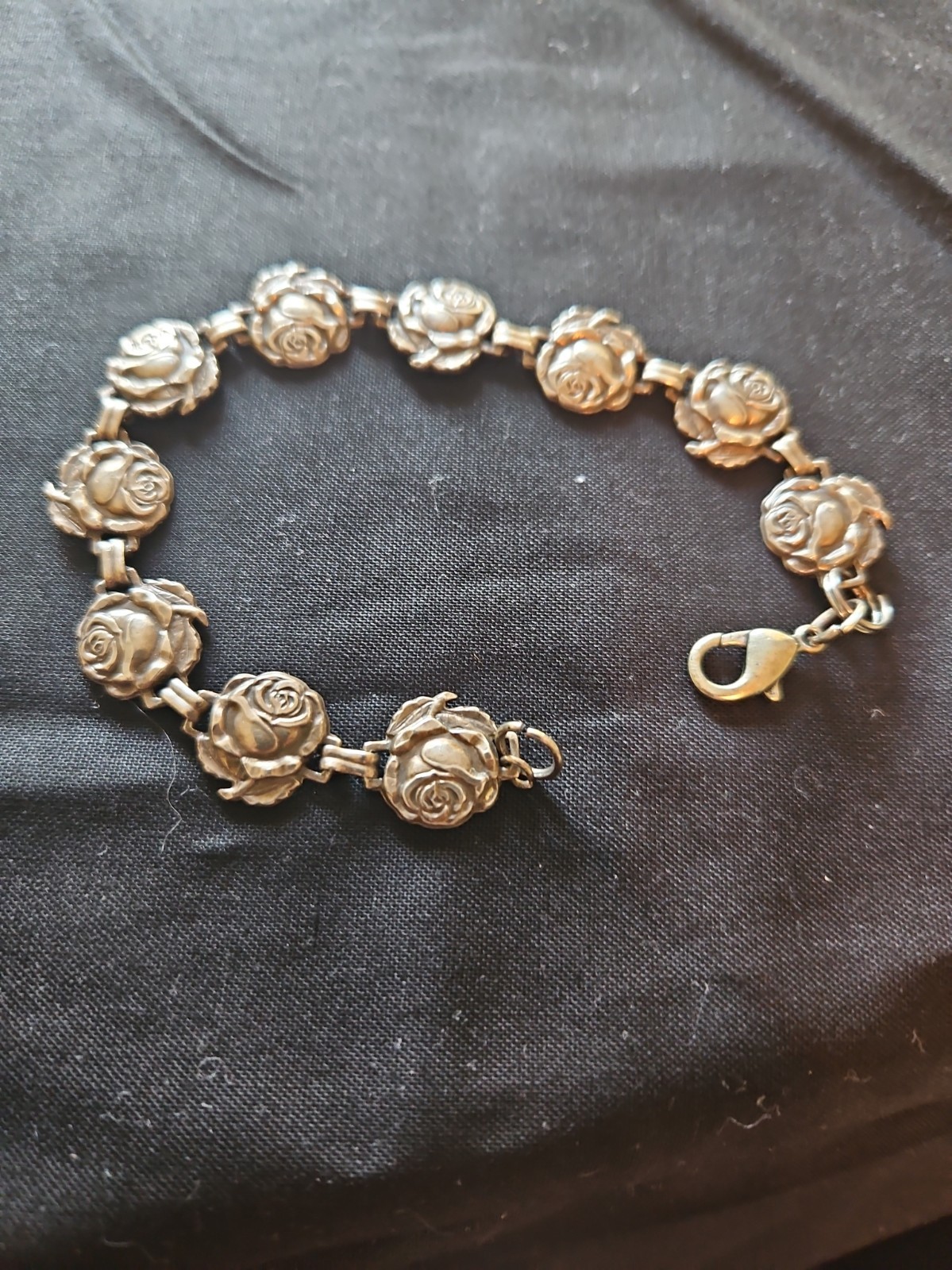 VINTAGE STERLING ROSES BRACELET WITH CATHOLIC RELIGIOUS MEDALS SAINTS 18.grams