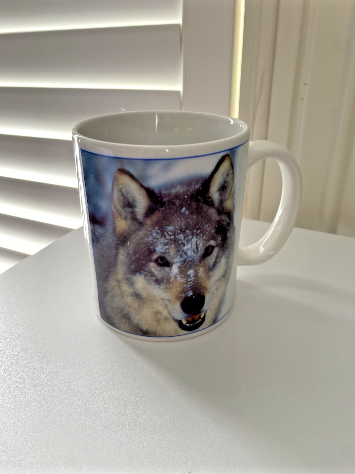 Vintage Defenders of Wildlife WHITE WOLF IN SNOW Ceramic Mug Cup Coffee Tea
