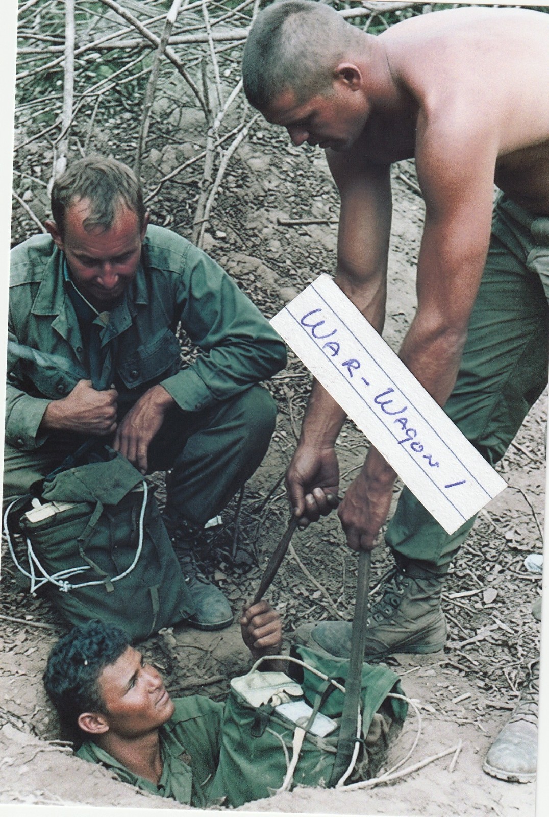 Vietnam  War  Photo --  Soldiers  Tunnel Rats
