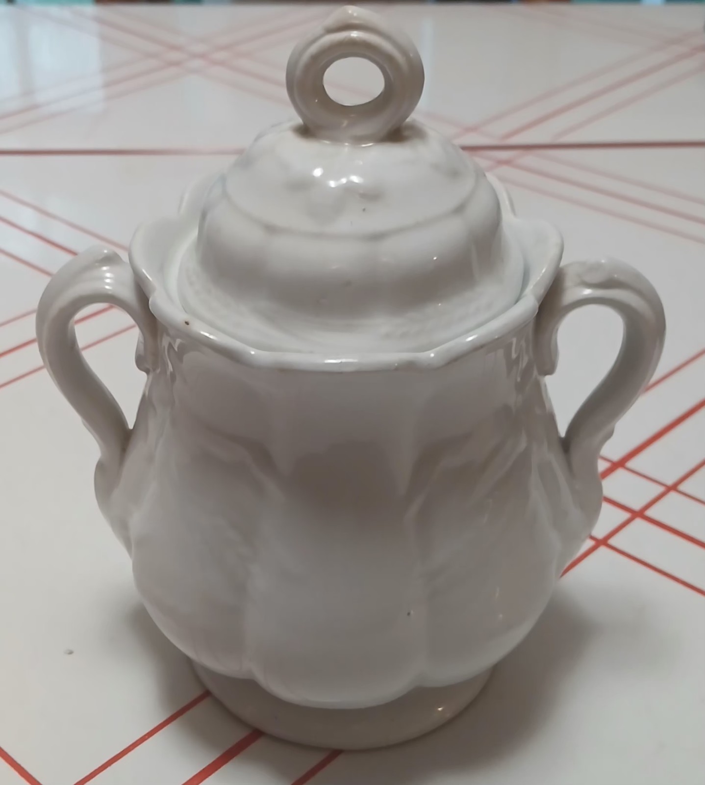 Antique J. & G. Meakin White Ironstone Covered Sugar Bowl w/ Lid 7.5