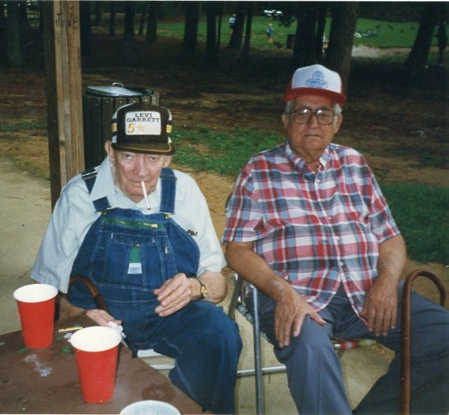 Vtg 1990s Found Photo Grumpy Old Men Smoking Trucker Hat Picnic 4x6 Snapshot