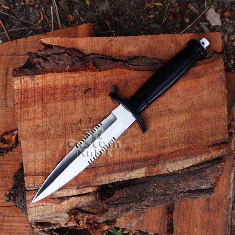 Jack Burton\'s (Kurt Russel) Movie Replica Stunt Knife With Sheath 11\