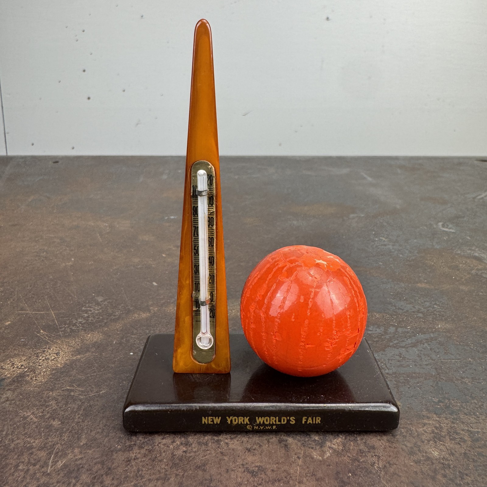 VTG 1939 New York World's Fair Bakelite Thermometer Amber Brown Art Deco