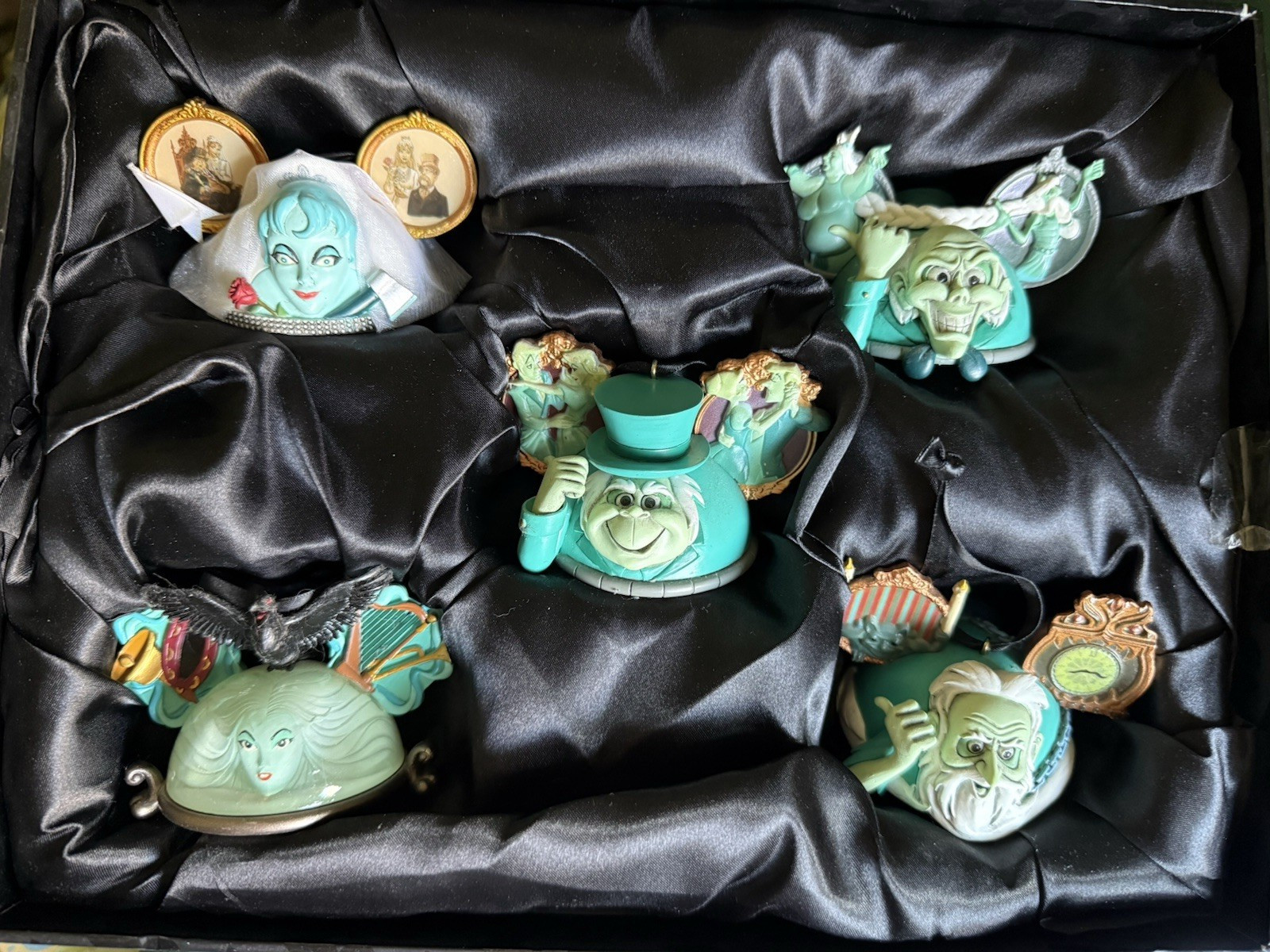 RARE 2014 DISNEY HAUNTED MANSION EARHAT  LIMITED SET   #982/2000 WITH BOX NO LID