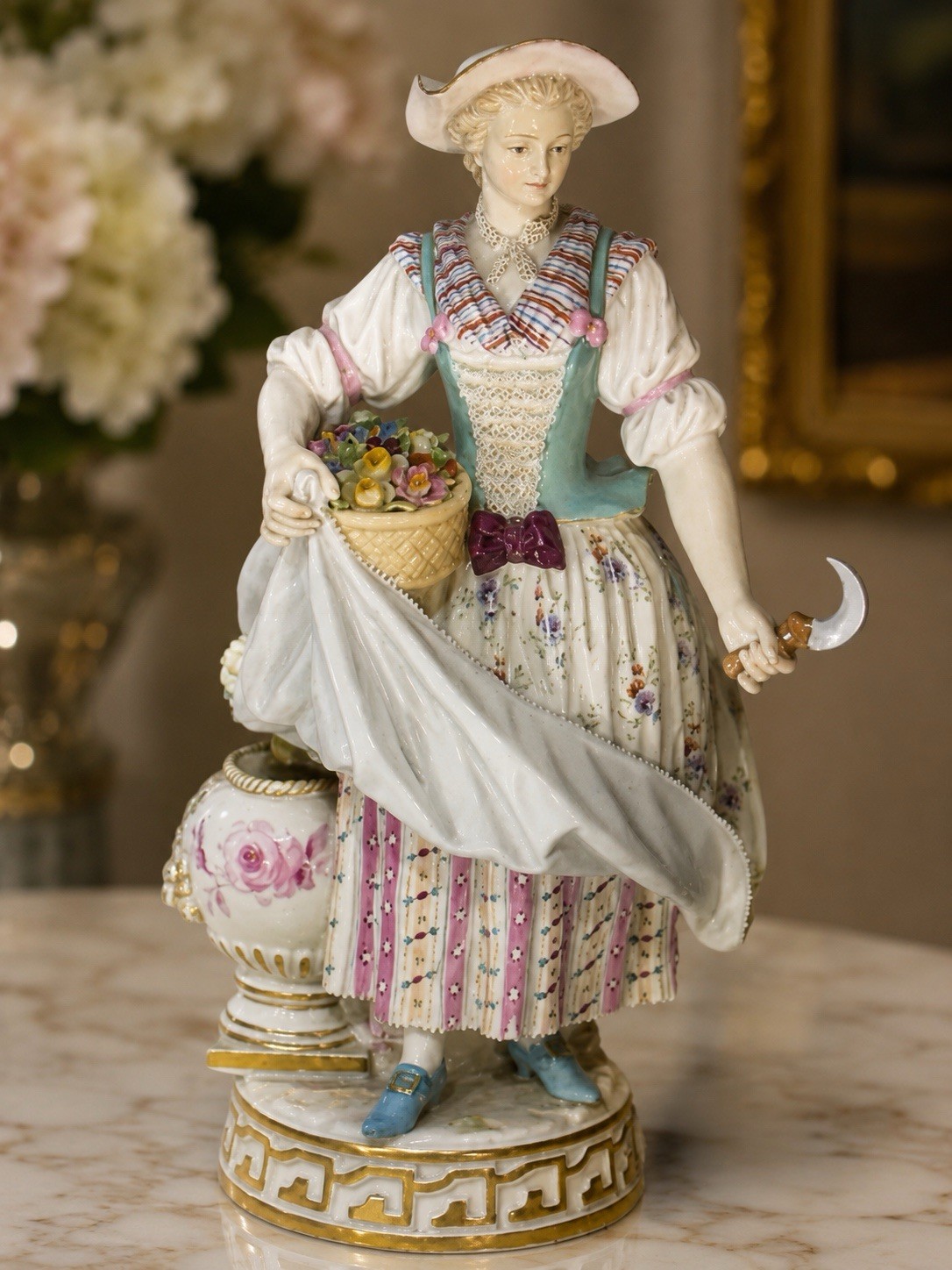 Antique 19th Century Meissen Porcelain Flower Seller Lady Figurine 18.5cm