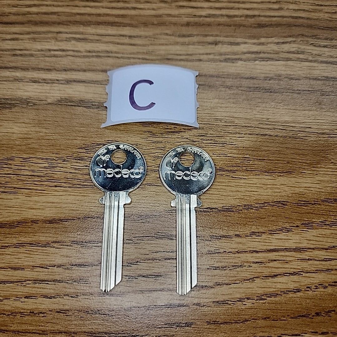 (2) Medeco KYB-106600-S1-43 Biaxial 6 Pin Key Blank Round Bow For S1-43 Keyway