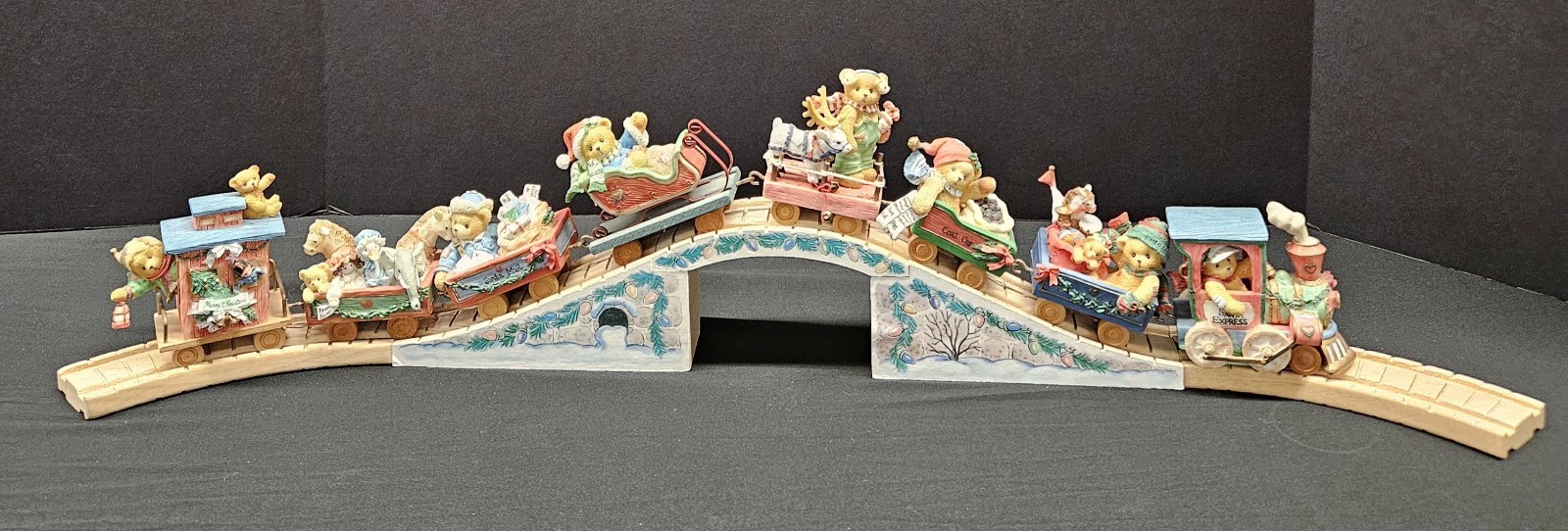 Enesco Cherished Teddies Christmas Santa Express Train Set 13 Pcs.