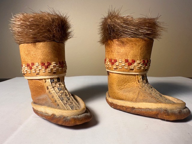 Vtg Miniature Inuit Eskimo Mukluk Boots Alaska Souvenir Fur Leather Folk Art