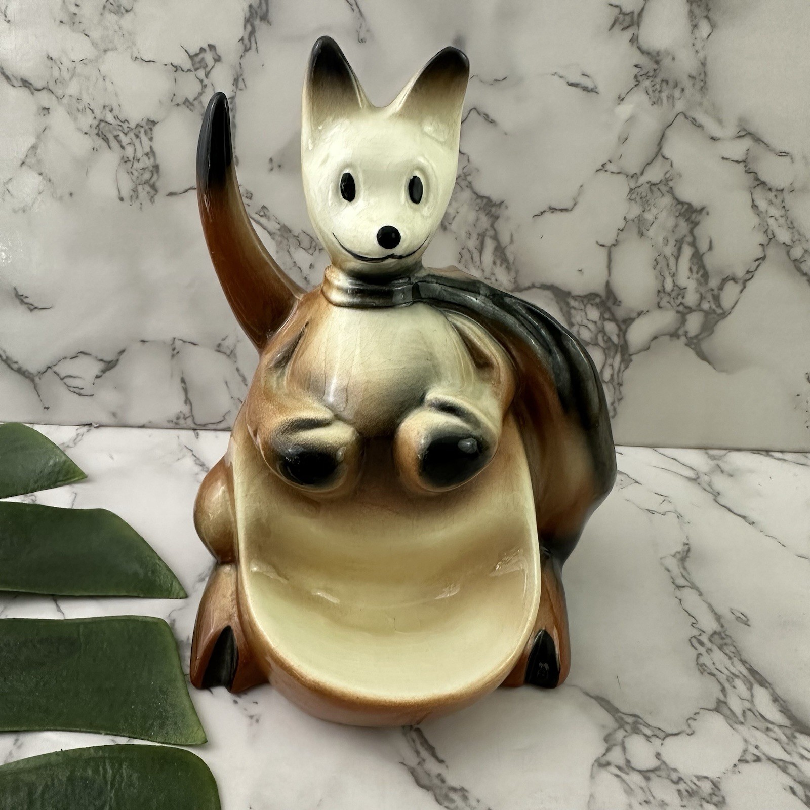 Vintage 1956 Ceramic Boxing Kangaroo Dresser Caddy Valet Pulp Fiction Fine Ent