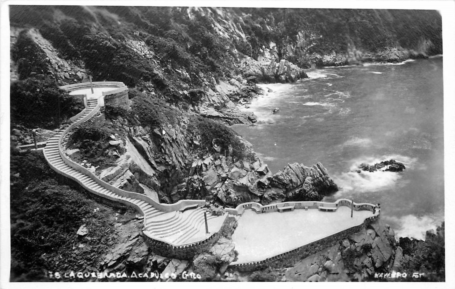 Vintage RPPC La Quebrada Acapulco Mexico Cliff Divers View Postcard 1940s