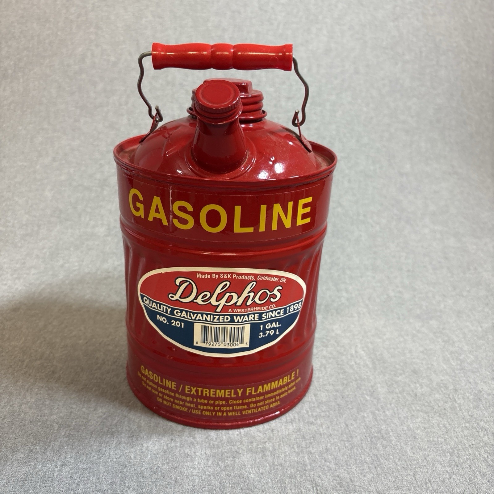 Vintage DELPHOS 1 One Gallon GASOLINE CAN GAS & OIL with Original Label OLD
