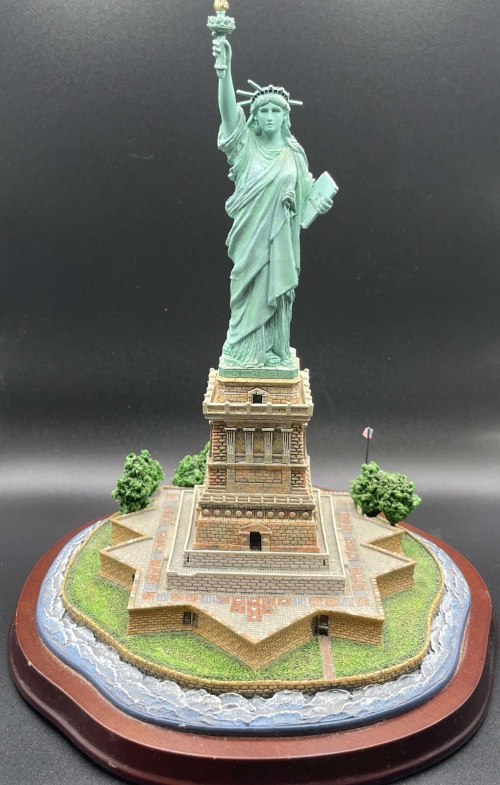 The STATUE OF LIBERTY LIMITED EDITION FIGURINE by The Danbury Mint (RARE)