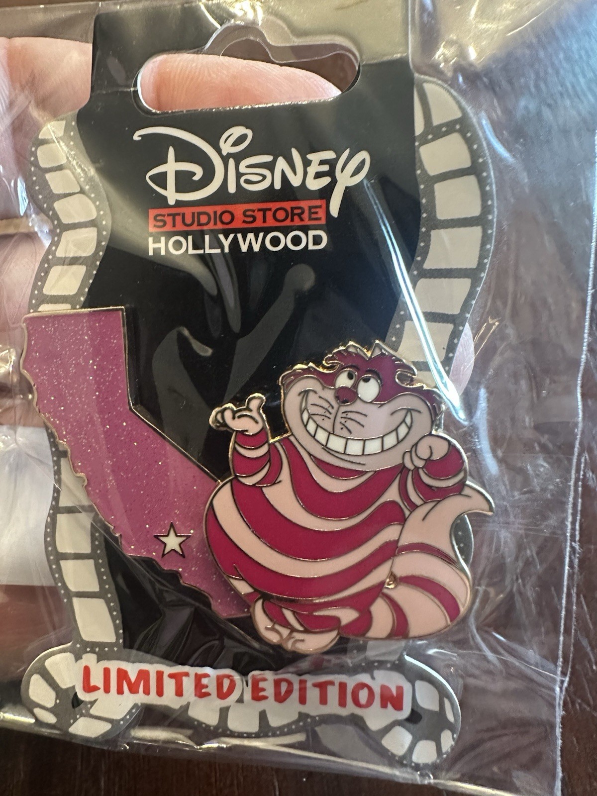 2025 Destination D23 California Series Cheshire Cat DSSH Pin LE 300