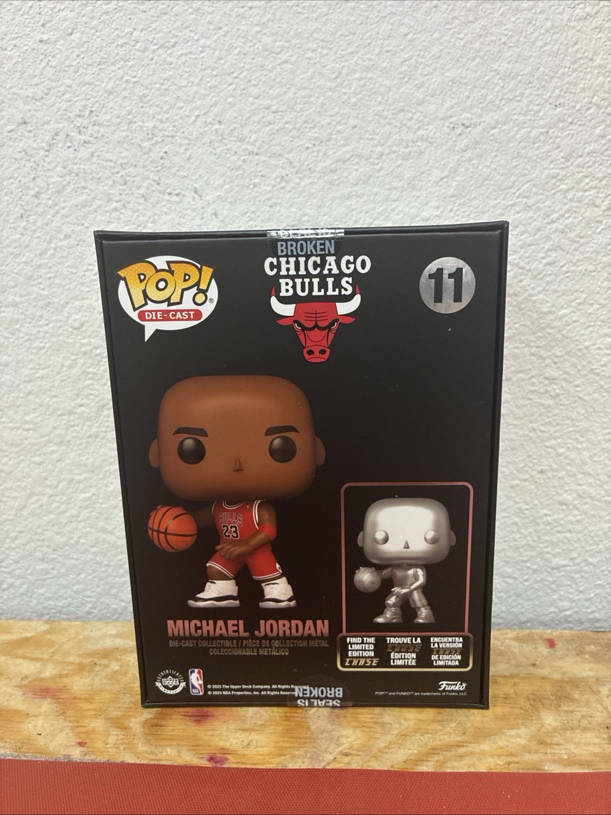 CHICAGO BULLS POP DIE-CAST FIGURE MICHAEL JORDAN 11 SEALED Chance Of Chase