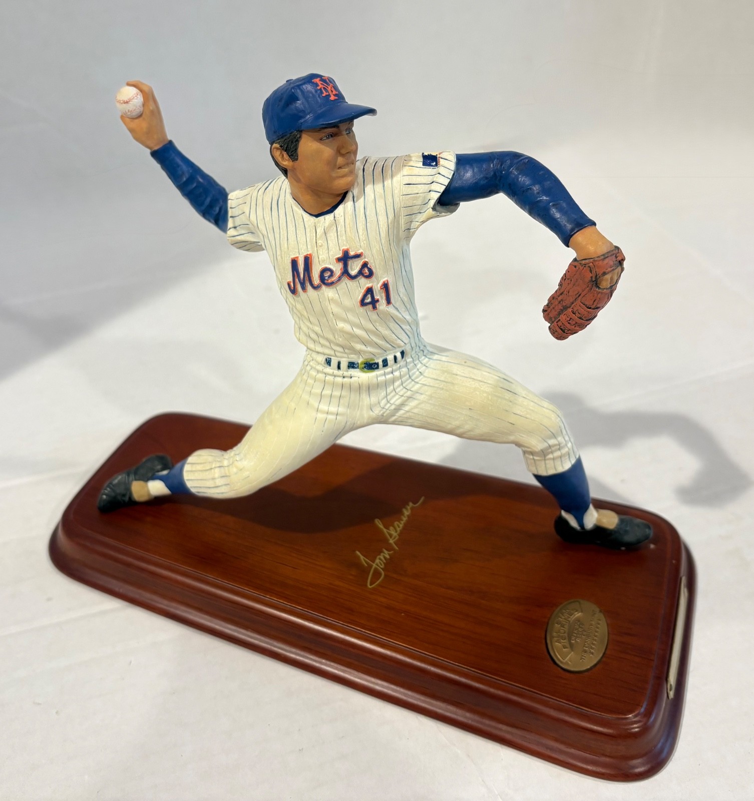 Danbury Mint Tom Seaver Hall of Fame Collection MLB Figurine Wood Base