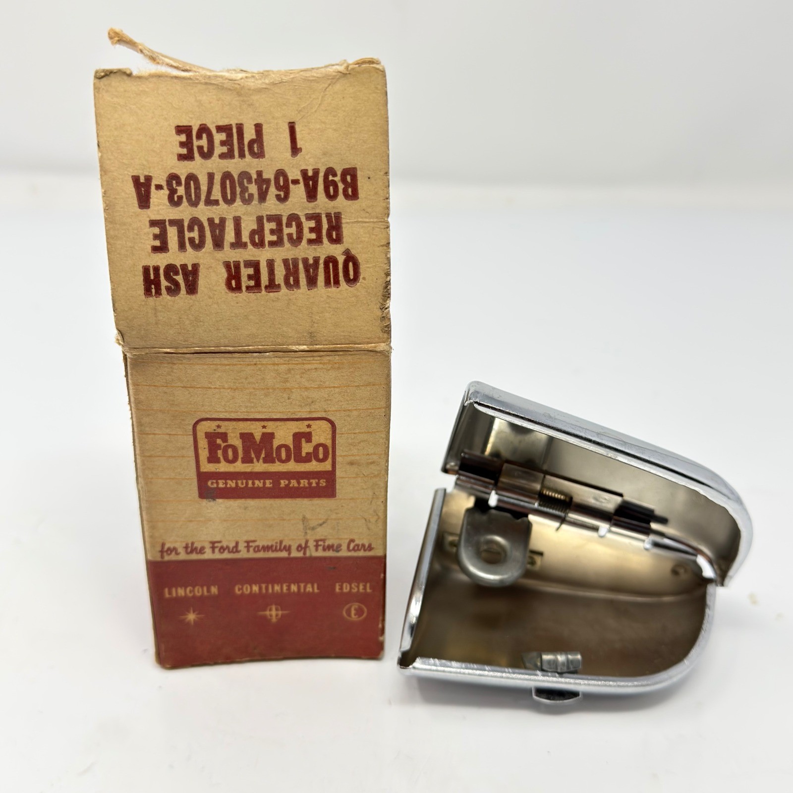 Vintage NOS FoMoCo 1959 Ford Quarter Ash Receptacle B9A-64430703-A