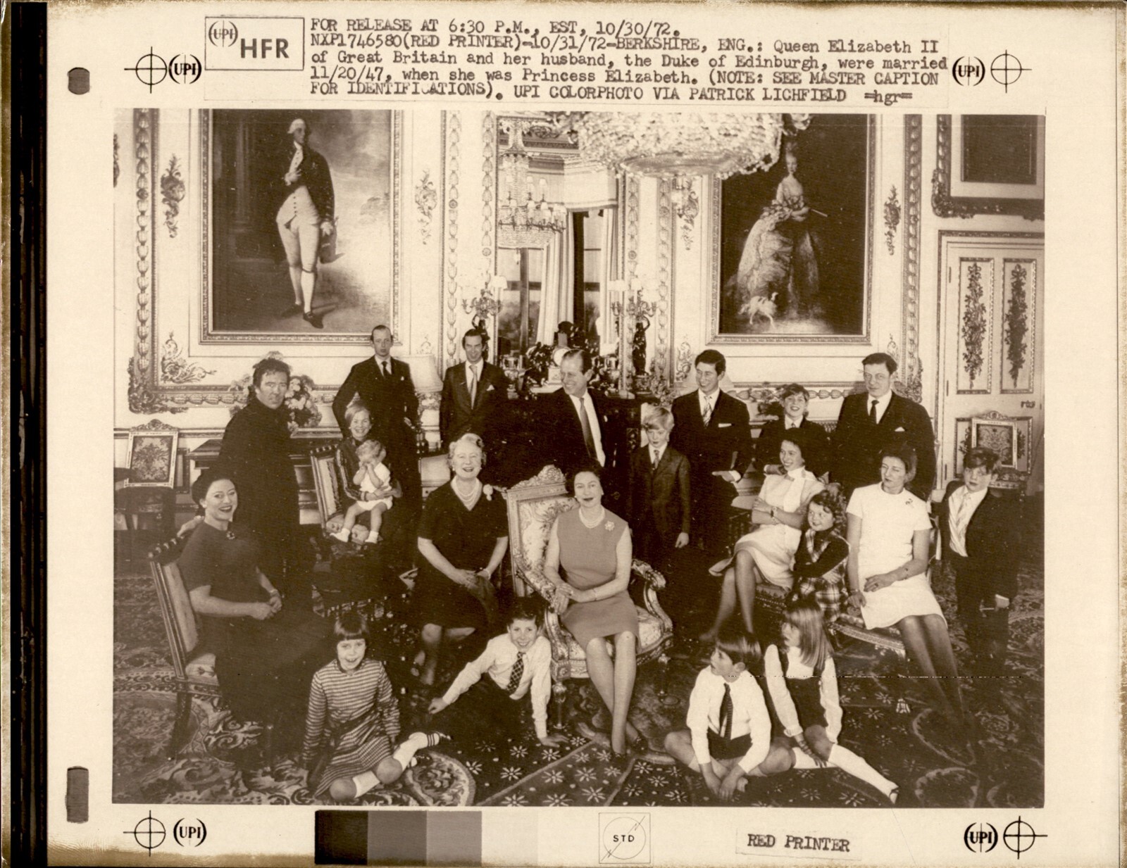 GA211 1972 Oversize UPI Wire Photo QUEEN ELIZABETH II ROYAL FAMILY KING CHARLES