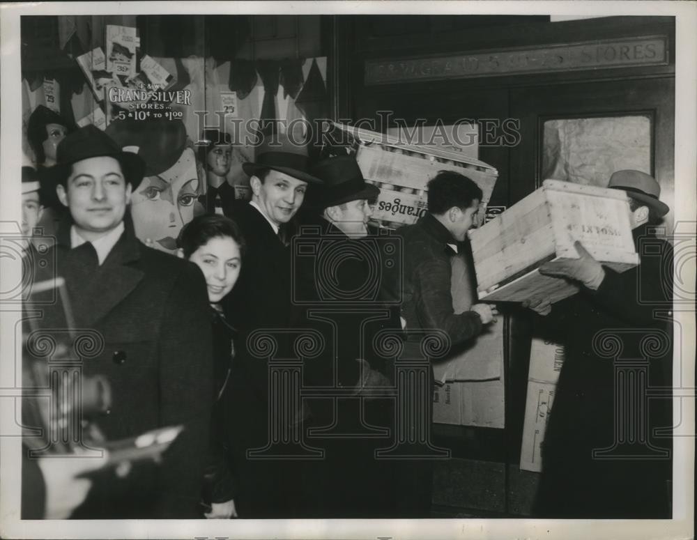 1937 Press Photo Sit-Down Strike at F&W Grand 5-10-25 Cent Store, New York City