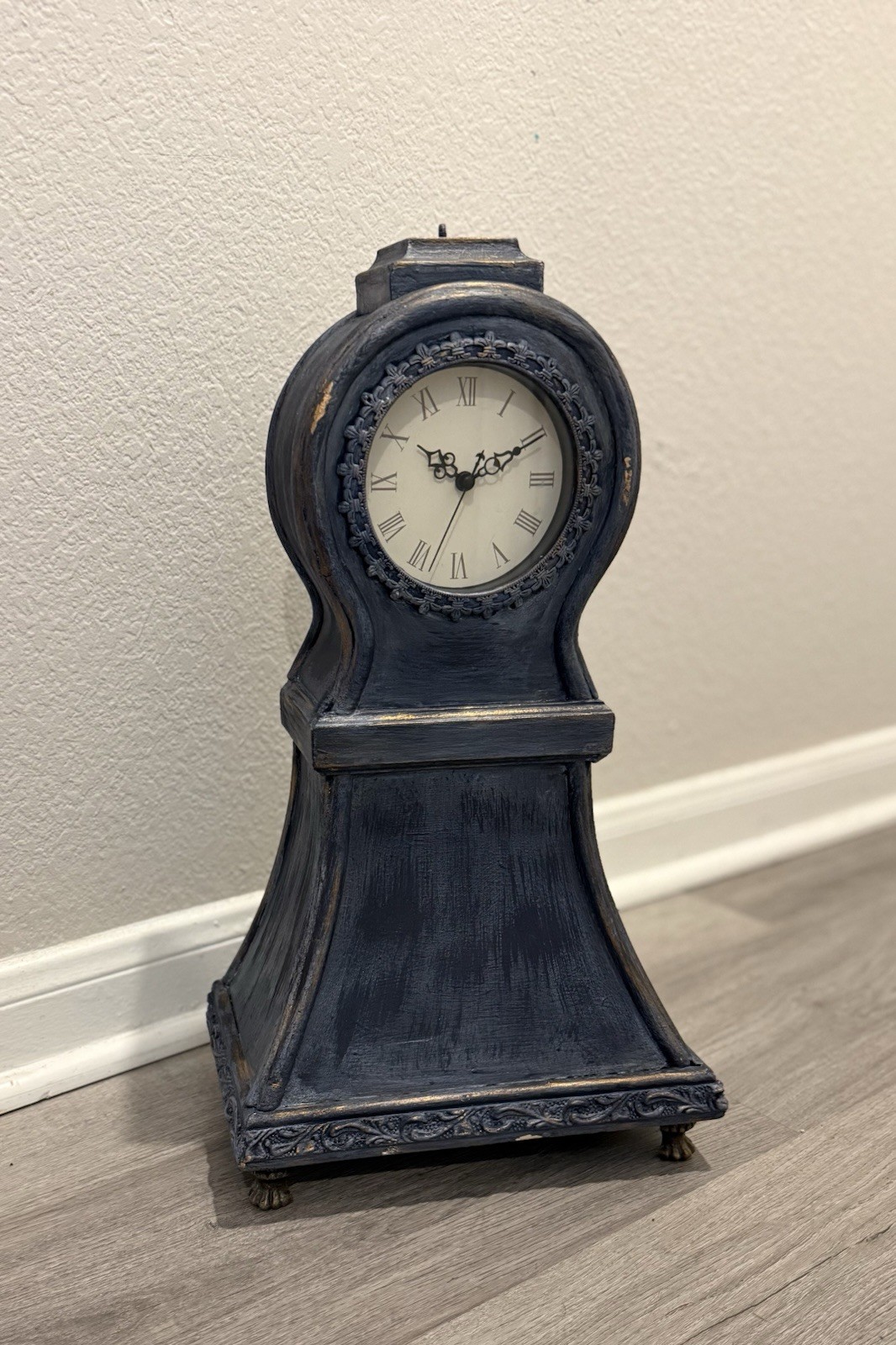 VTG Swedish Mora Style Miniature Table  Clock Hand Painted Folk Art Gray 18” *10