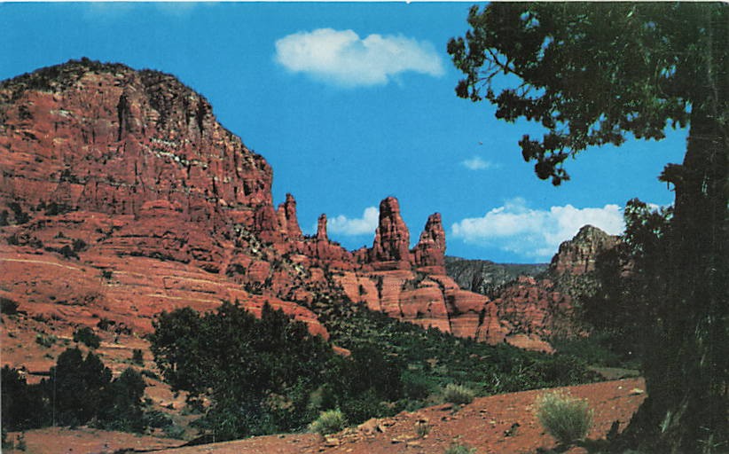 Postcard AZ: Red Rock Monuments, Oak Creek Canyon, Sedona, Arizona