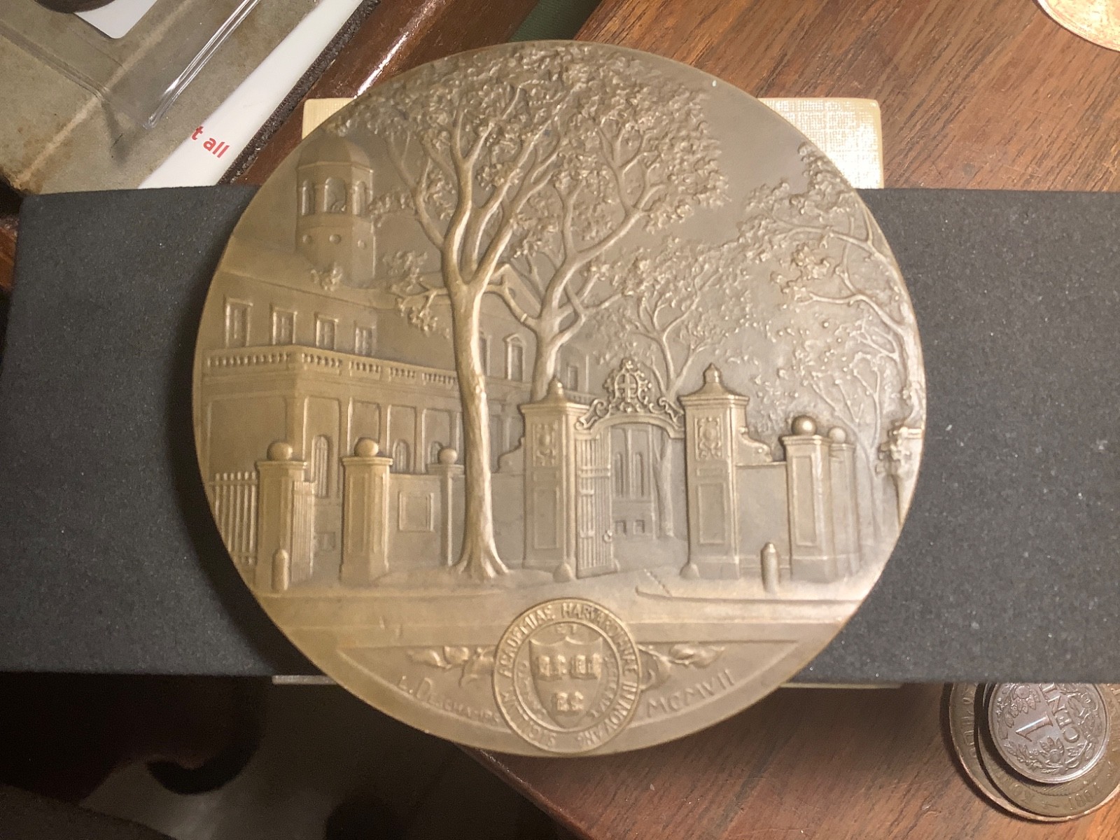 1907 CHARLES WILLIAM ELIOT PRESIDENT OF HARVARD UNIVERSITY COMMEMORATIVE MEDAL 1907 CHARLES WILLIAM ELIOT PRESIDENT OF HARVARD UNIVERSITY COMMEMORATIVE MEDAL