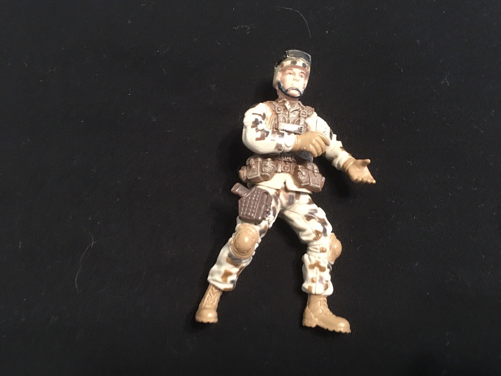 = CHAPMEI U. S.  MARINE SOLDIER ACTION FIGURE LOOSE #B012