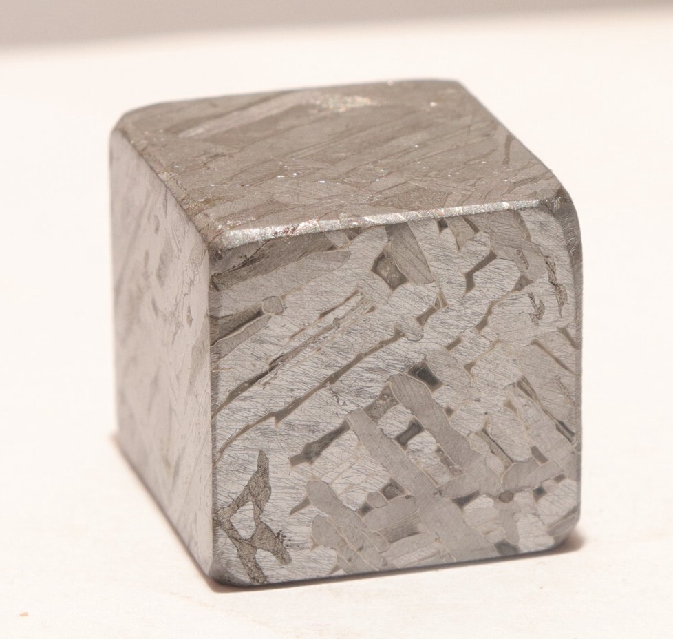 31g  Muonionalusta meteorite cube  A122