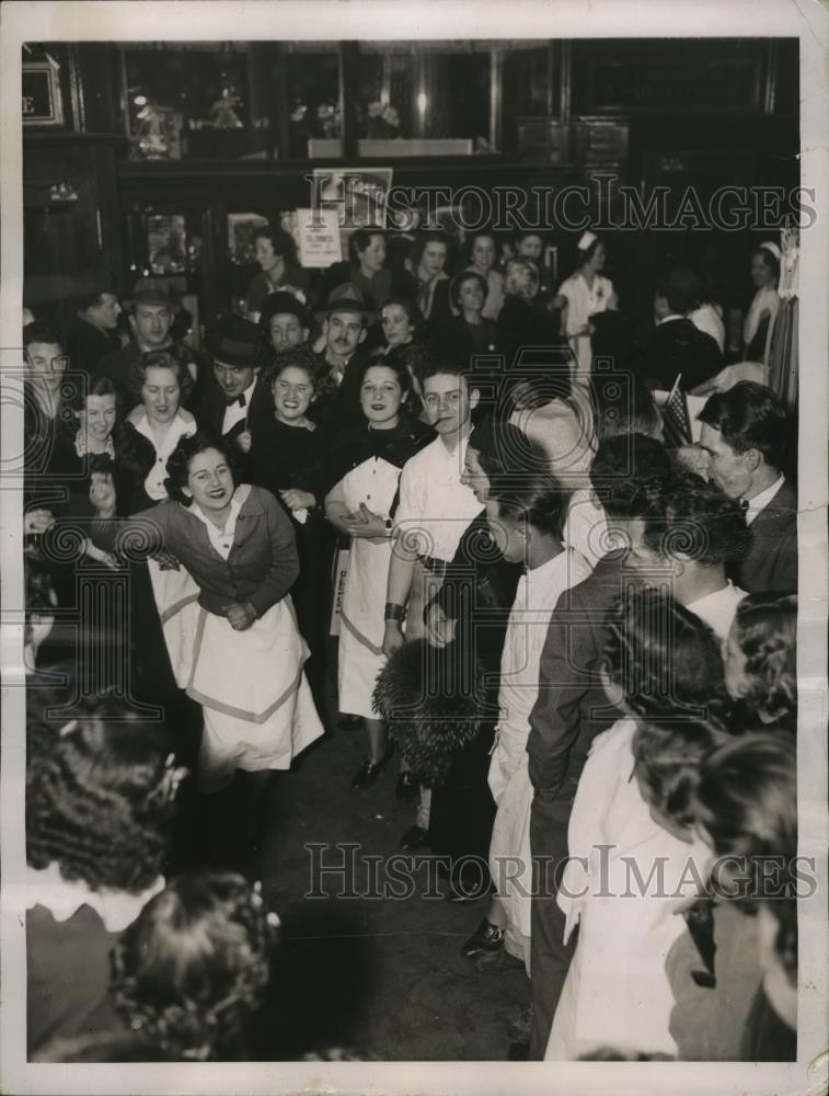 1937 Press Photo New York Emma Miller, Woolworth sit down striker, West 14th NYC
