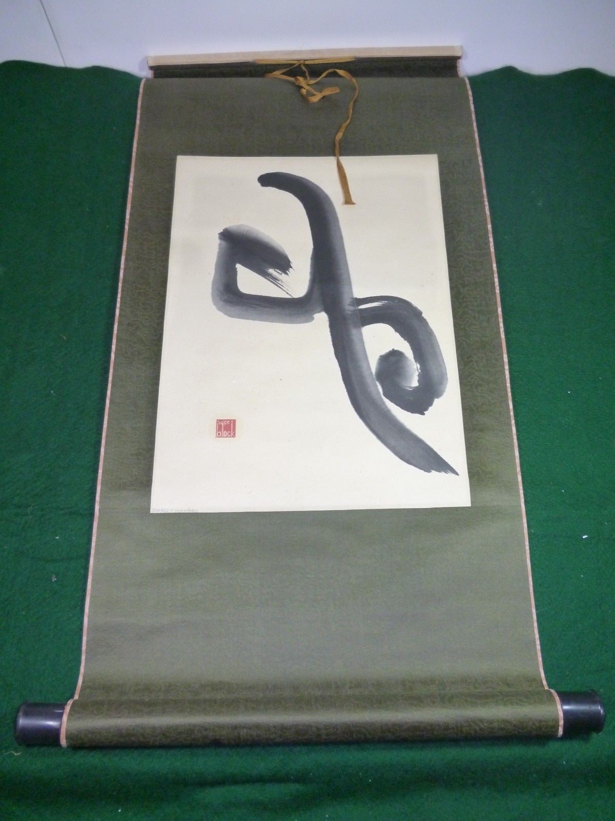 VINTAGE CHINESE CALlIGRAPHY ON SILK SCROLL SEAL JOYCE BLOCK MONKEY EXCELLENT