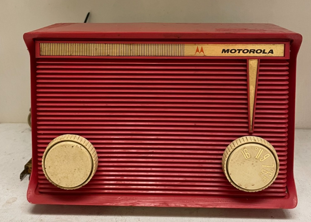 1959 MOTOROLA Tube AM Radio A1R 15 35-Watt Cherry Red Mid Century Modern
