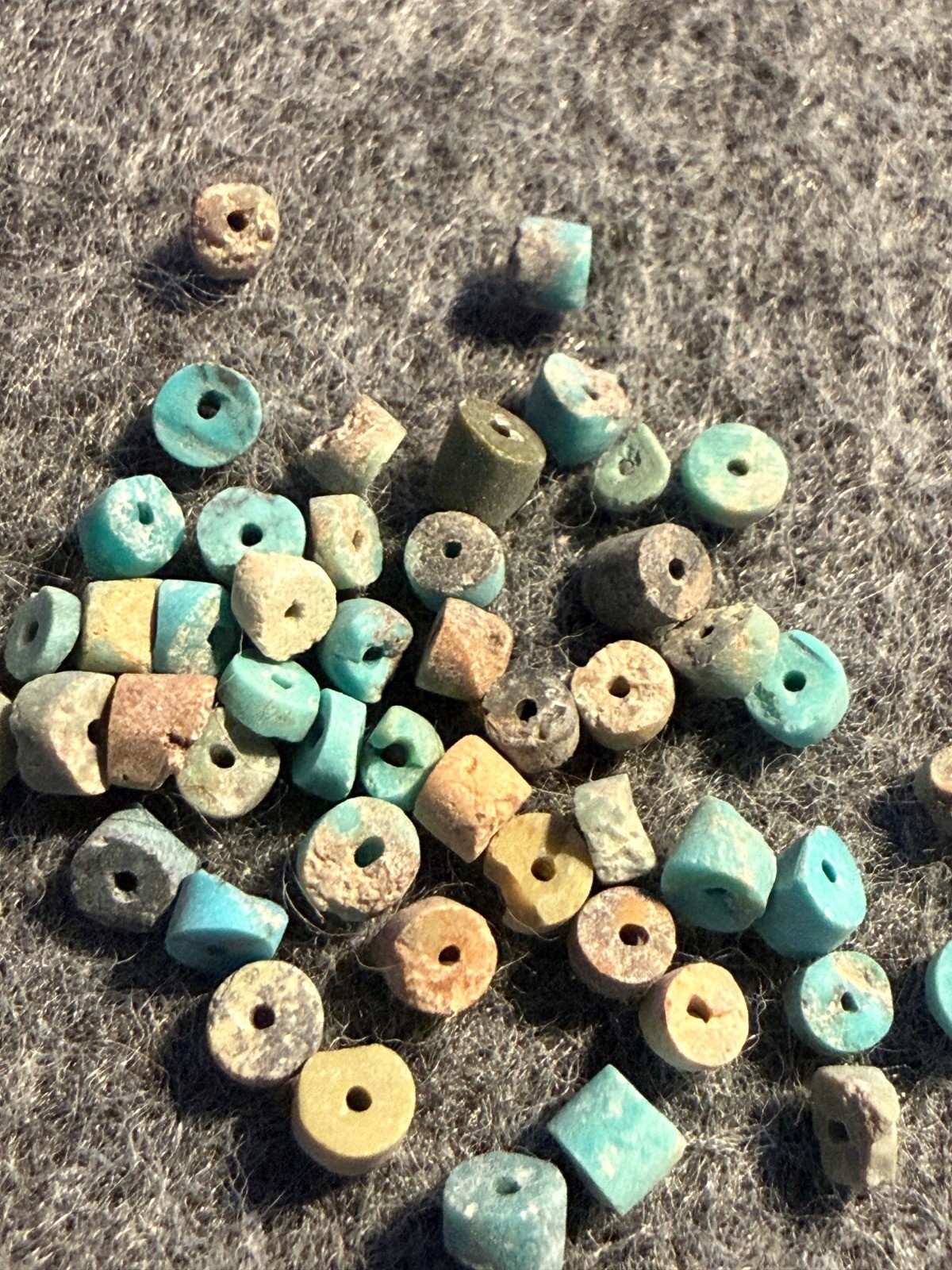 20 Navajo Indian Turquoise Stone Trade Beads Small Size Nice Colors 1800's