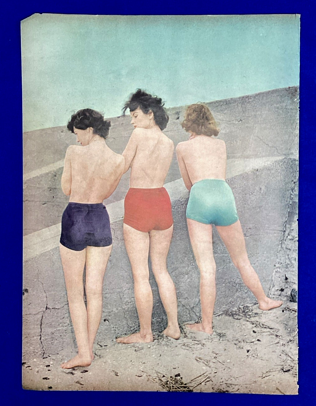 1948 Vintage Life Magazine Excerpt Three Women Stand At Seawall Glancing Down