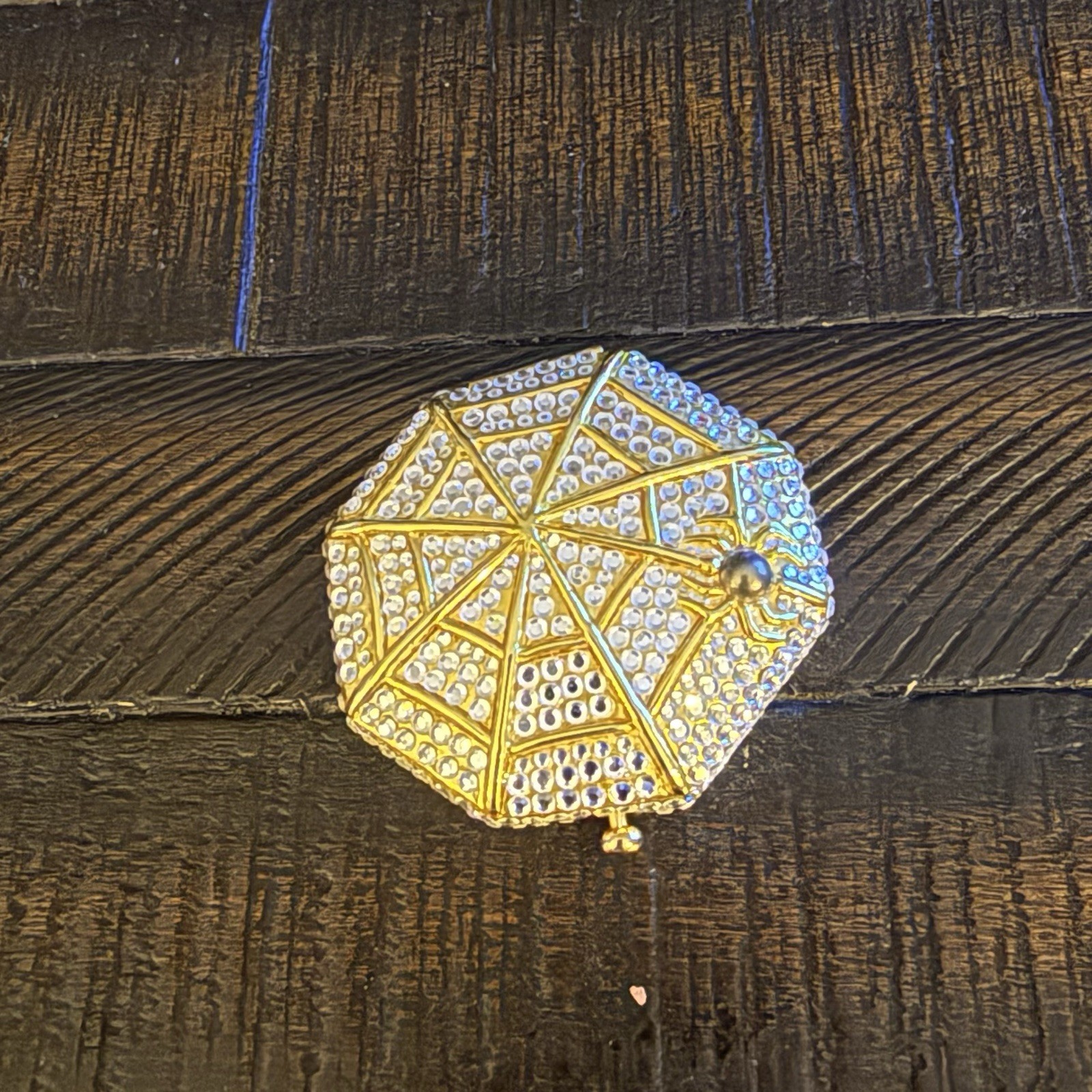 Vintage Estée Lauder Compact - Spiderweb Gold accents