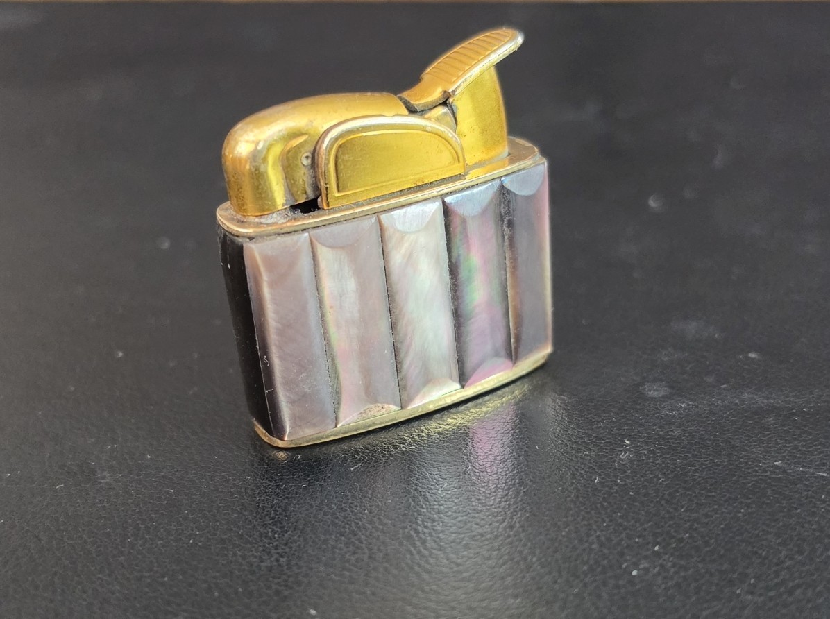 Vintage  Evans Lighter Dark Mother of pearl-Working