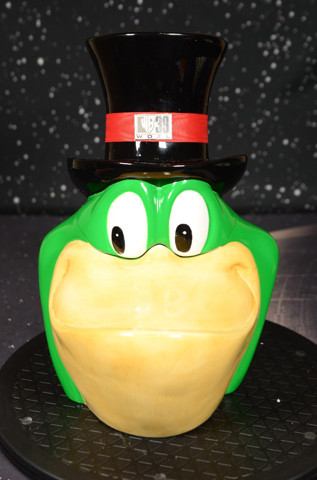 NEW Vintage Rare 1998 Warner Bros. Studio Store Michigan J. Frog Cookie Jar 1997