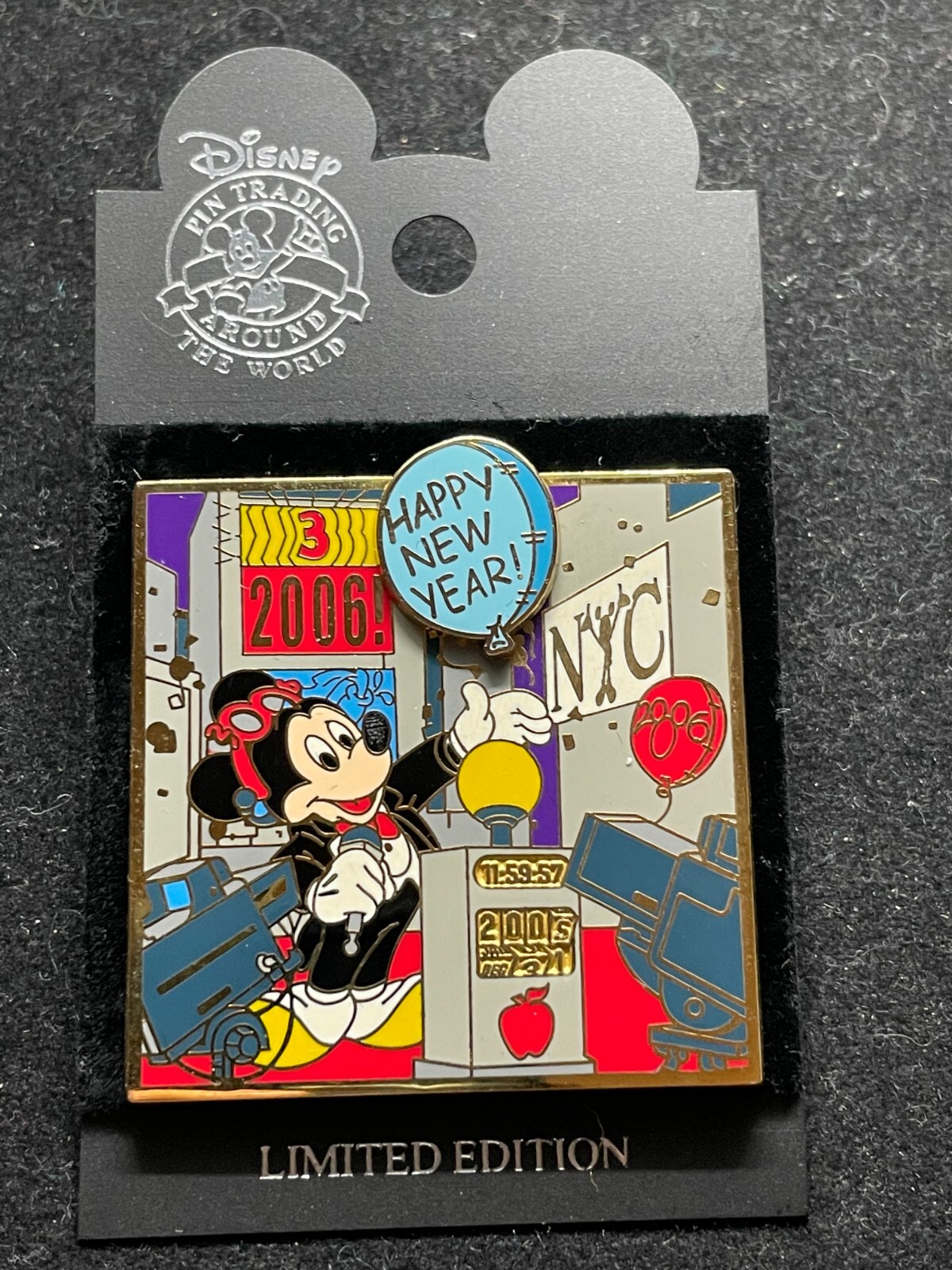 Disney Pin - NYC WOD - Happy New Year 2006 - Mickey Mouse 43561 LE
