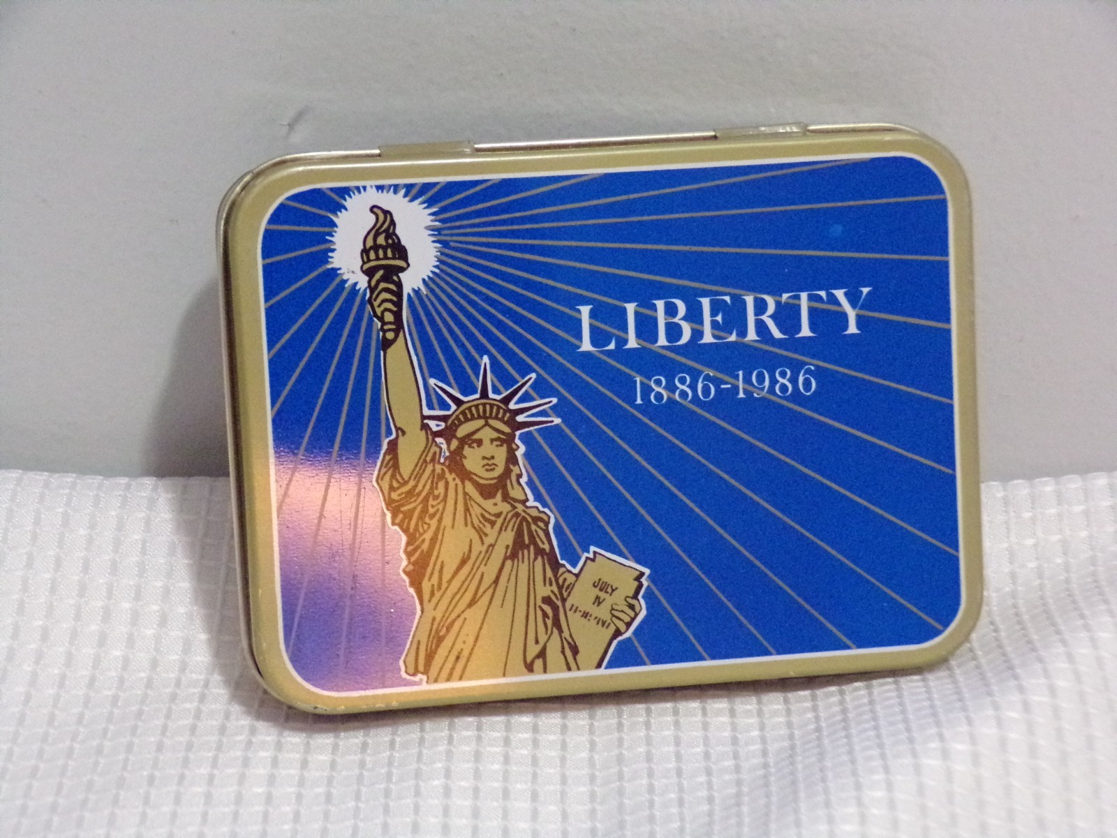 Vintage Liberty 1886 - 1986 Tin of 2 Decks of Cards & Score Sheets Family Games