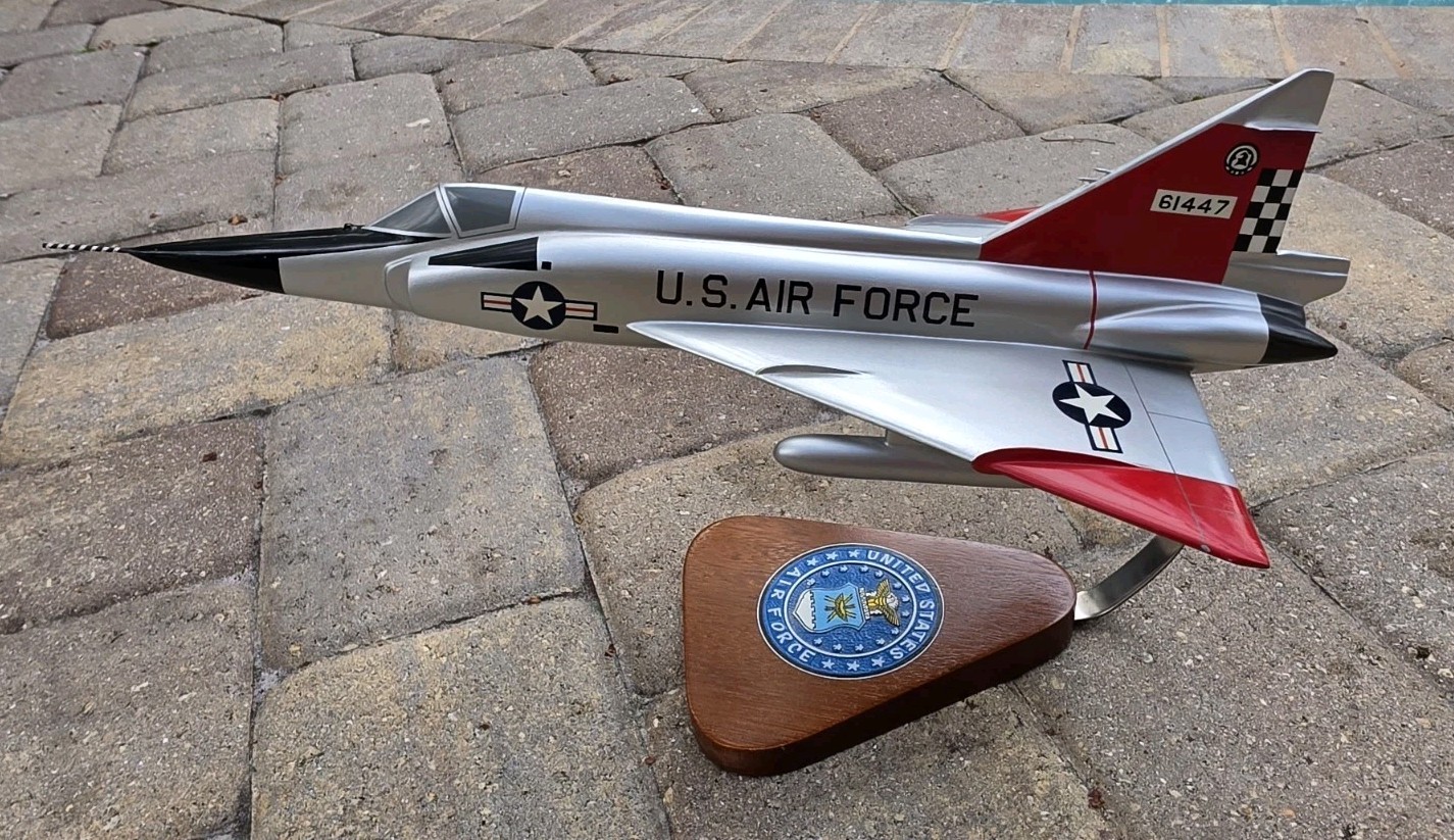 F-102 Delta Dagger F102 USAF Airplane Desktop Wood Model 1:32 Pacific Aircraft