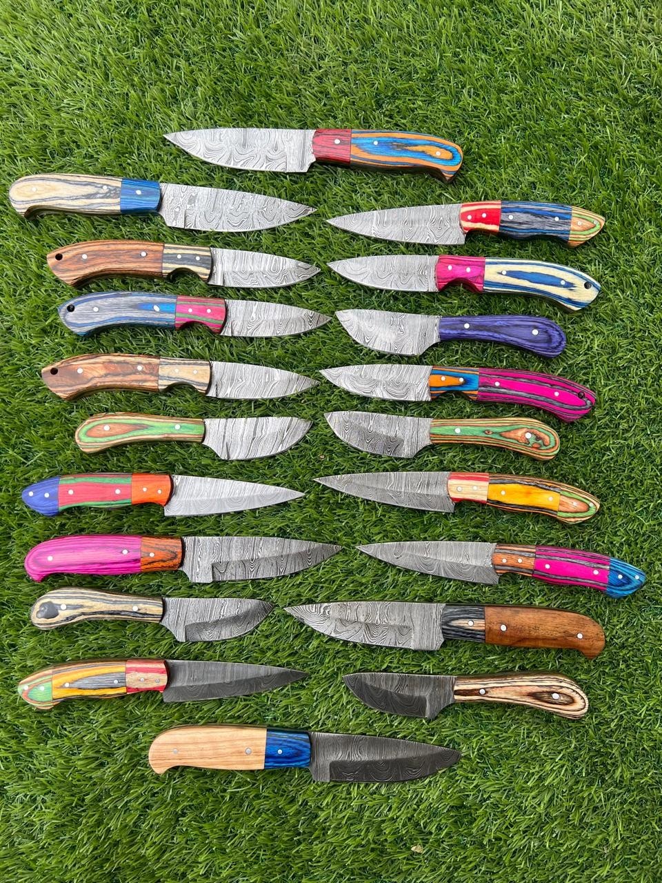 LOT OF 20PCS, 7-8'' FULL TANG DAMASCUS KNIVES, COLORED WOOD HANDLE WITH SHEATHS
