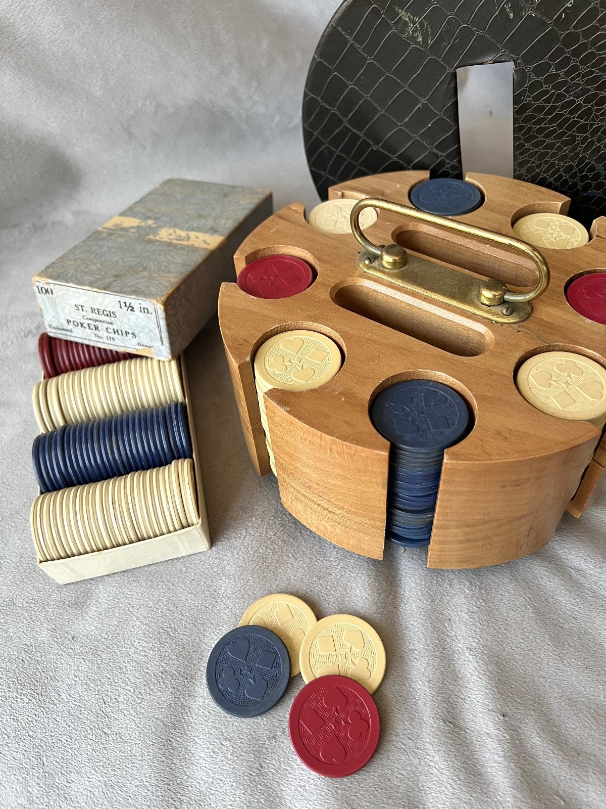 Vintage 1930s Poker Set With 300 Clay Chips Embossed with the Four Card Suits