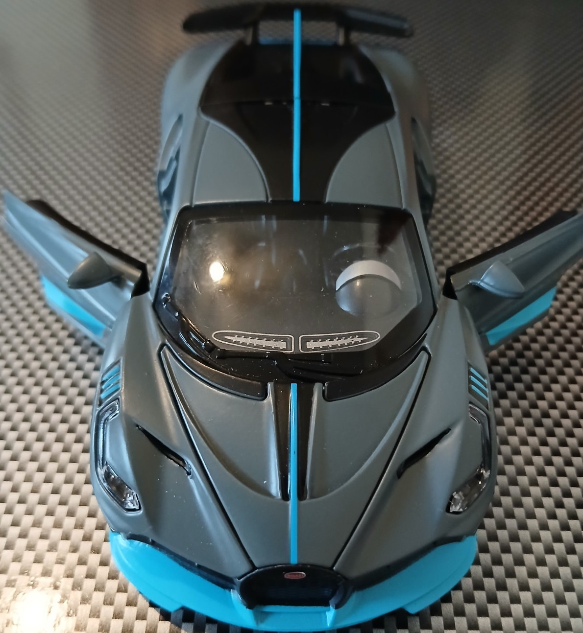 Bugatti Divo Gray Blue Collectible Model Car with Opening Doors