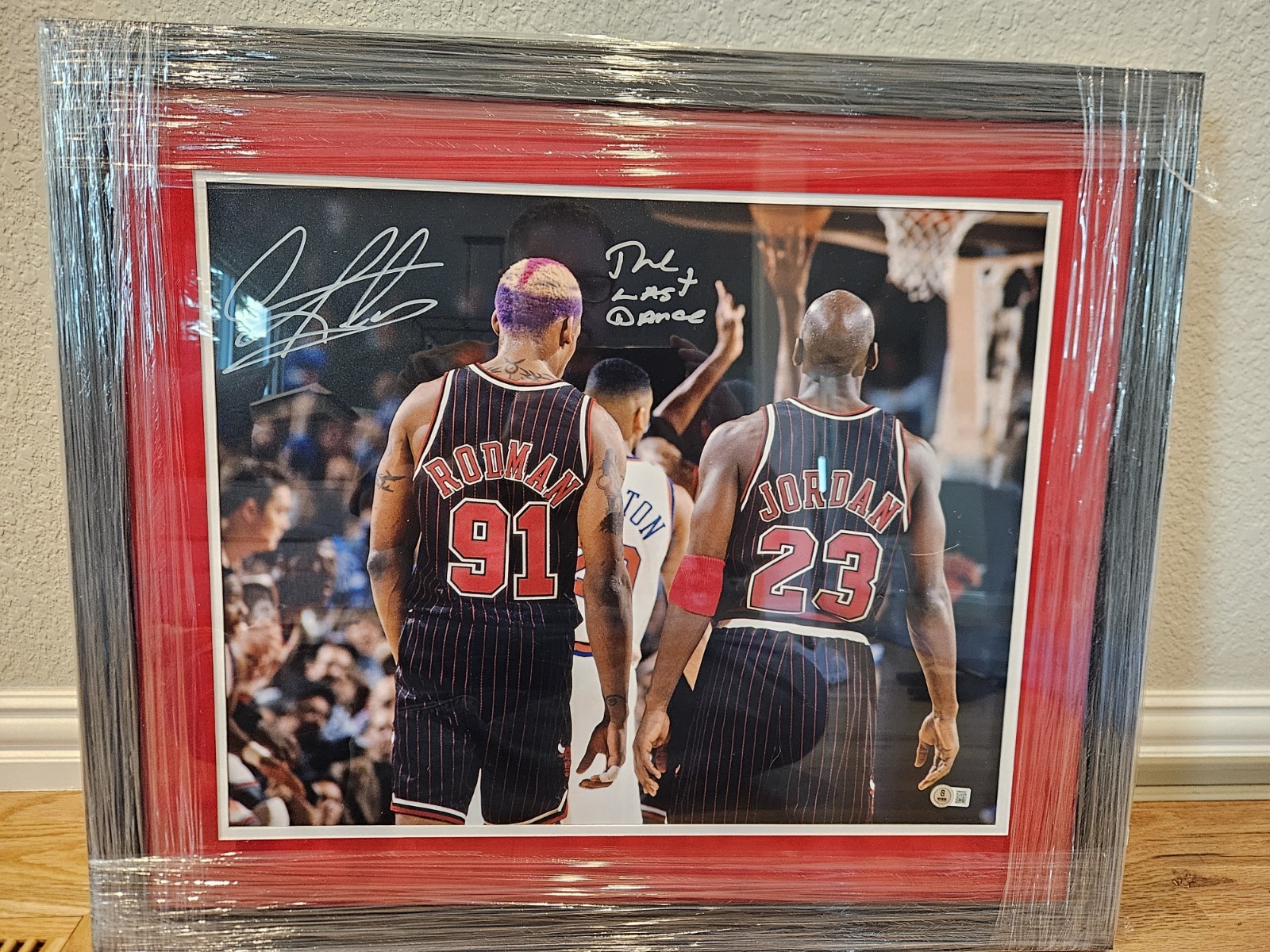 Dennis Rodman Signed/Inscribed Framed 16x20 Photo w/ Jordan Bulls Beckett Witnes