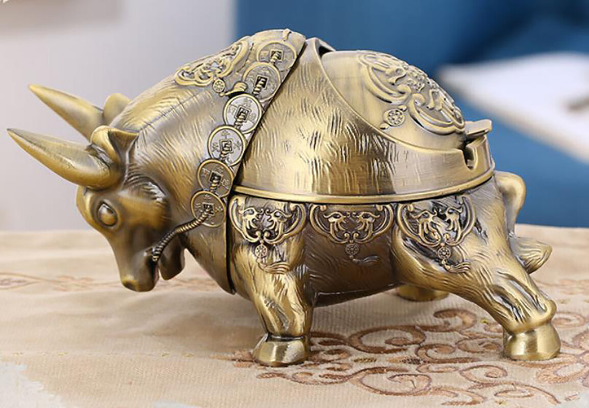 Vintage Bull Ashtray with Lid Cigar Cigarettes Metal Ashtray Windproof Ash Tray Vintage Bull Ashtray with Lid Cigar Cigarettes Metal Ashtray Windproof Ash Tray