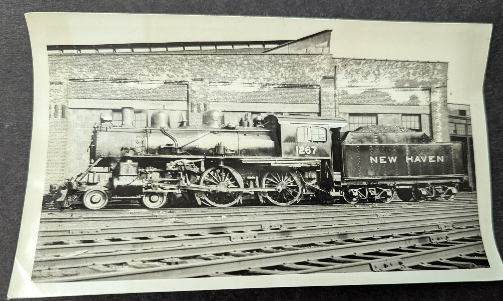 **VINTAGE NEW HAVEN RAILROAD STEAM LOCOMOTIVE NO. 1267 & TENDER BL/WH PHOTO**