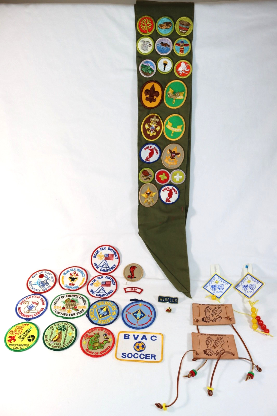 Vintage Boy Scouts BSA Merit Badge Sash w/ Patches Pins Cub Scouts 43 Pc 1980\'s