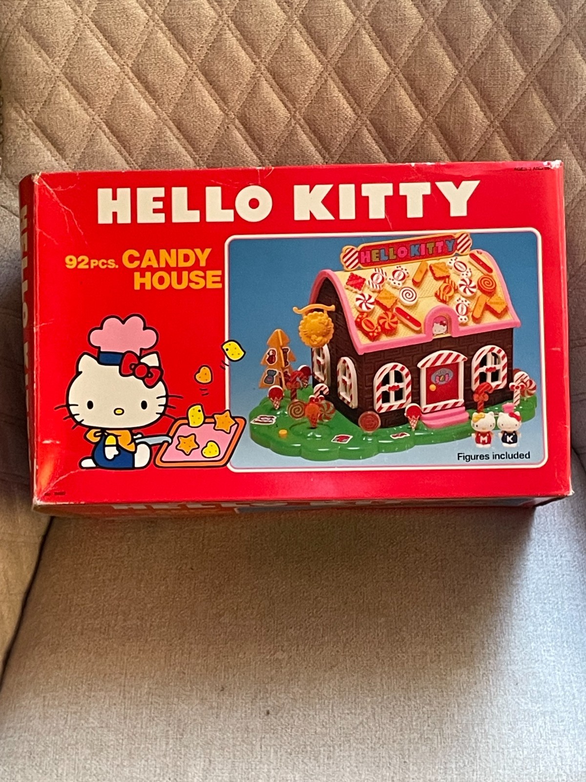 VINTAGE 1984 SANRIO HELLO KITTY 92 PIECE CANDY HOUSE PLAYSET NEW IN OPEN BOX