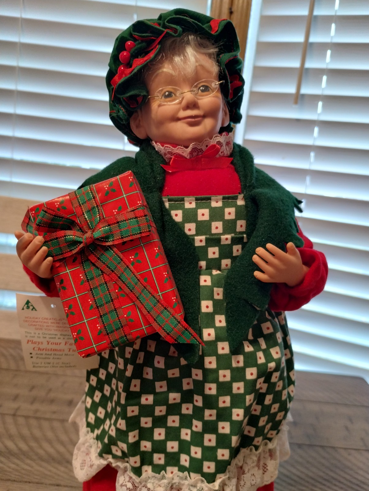 Vint HOLIDAY CREATIONS Christmas Mrs Claus 16” Battery Operated Musical With Tag